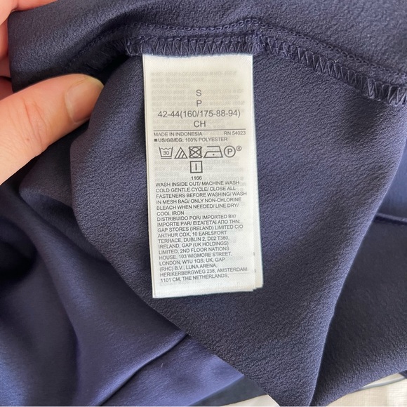 Gap Shirt Sleeveless Blouse /Top /shirt Navy Blue NWT Size Small Polyester - Picture 6 of 7